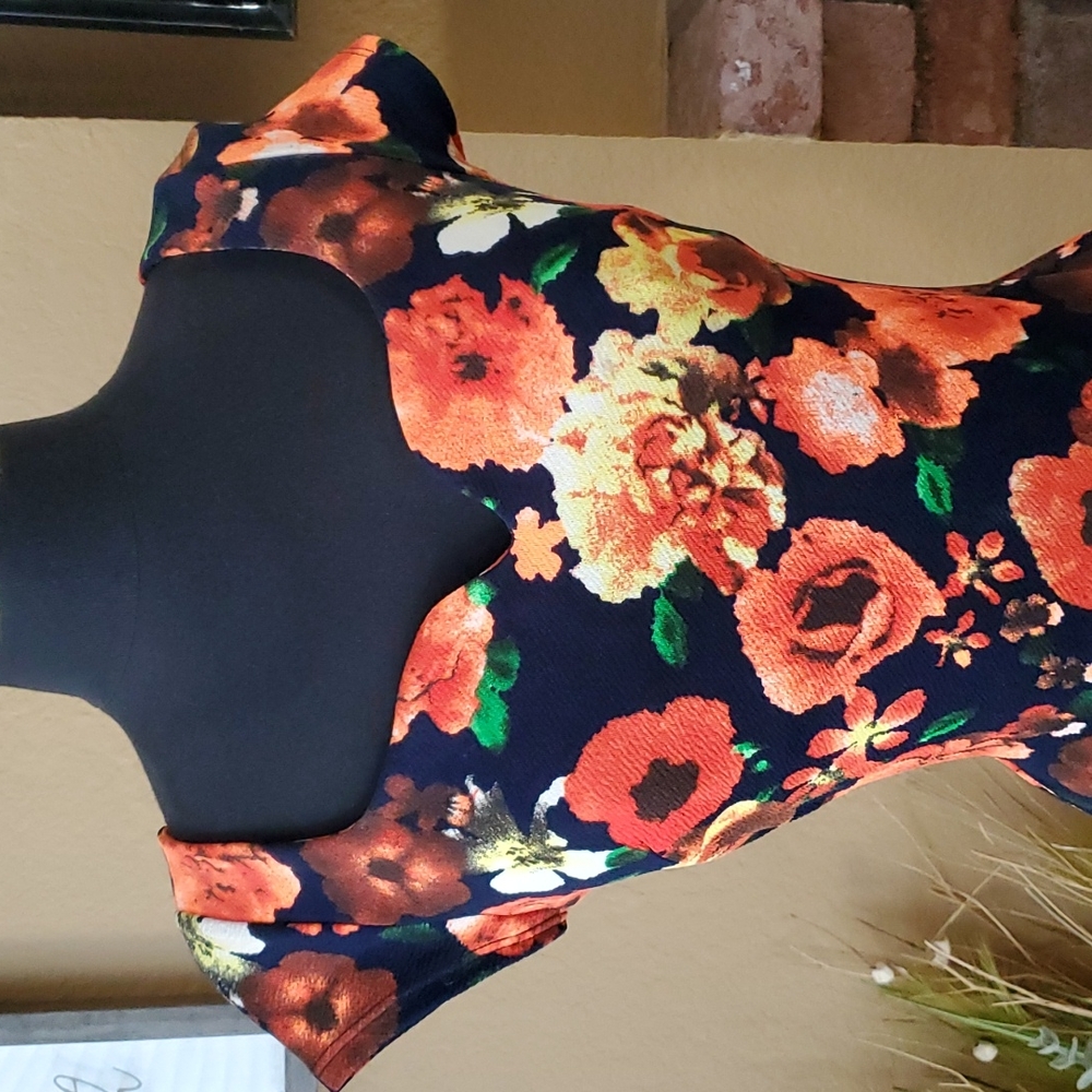 🆕️ ViJo Couture Black & Orange Floral Bodycon Dress SIZE: S - Picture 3 of 13